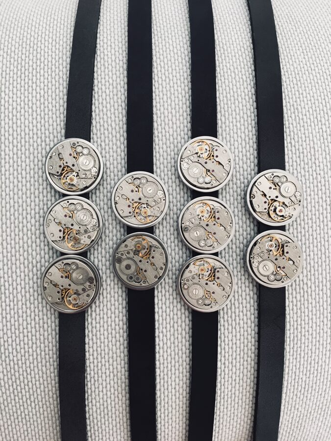 Leather bracelet with wristwatch movements