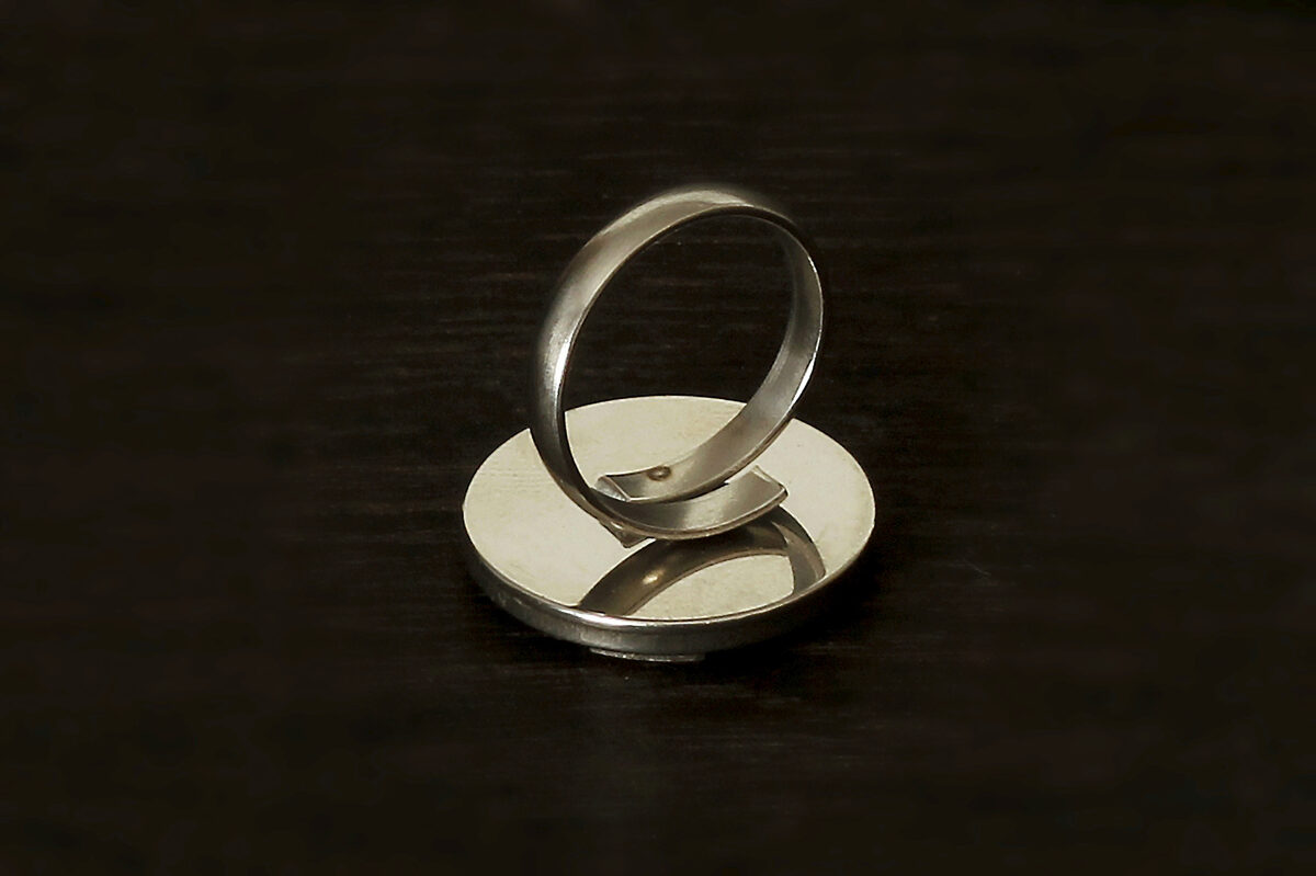 Ring with watch movement