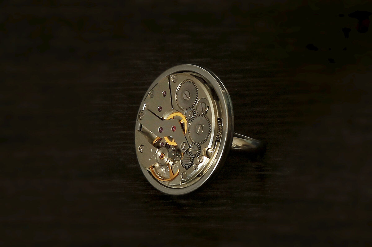 Ring with a large watch movement